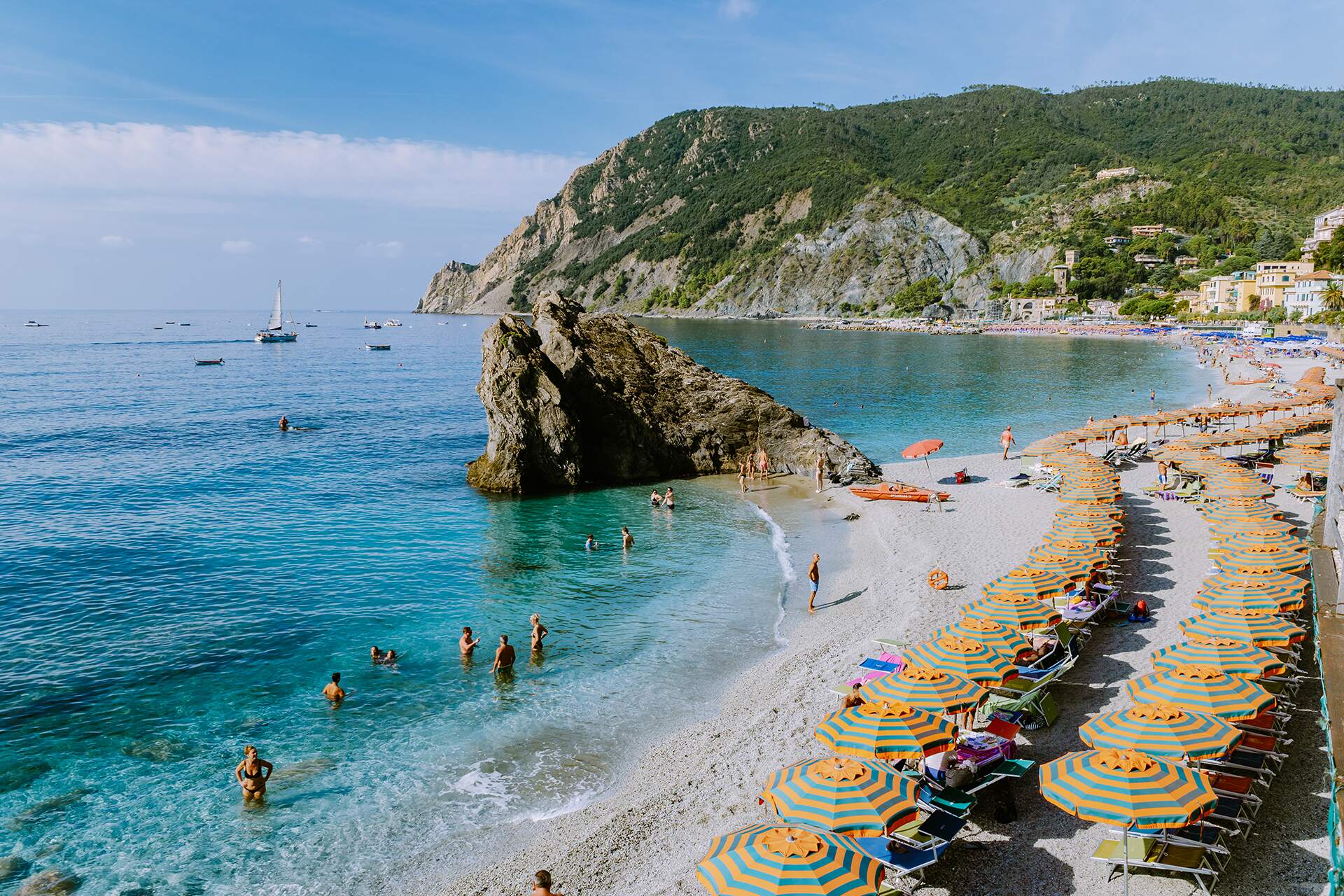 Agriturismo-Ca-del-bosco_5-Terre-Riomaggiore-Manarola-Corniglia-Vernazza-Monterosso-Toscana_Liguria_Esperienze-in-Lunigiana_bigstock-424676339-