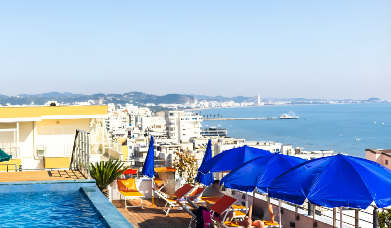 AJSEL 4*, polupansion – Drač, Albanija